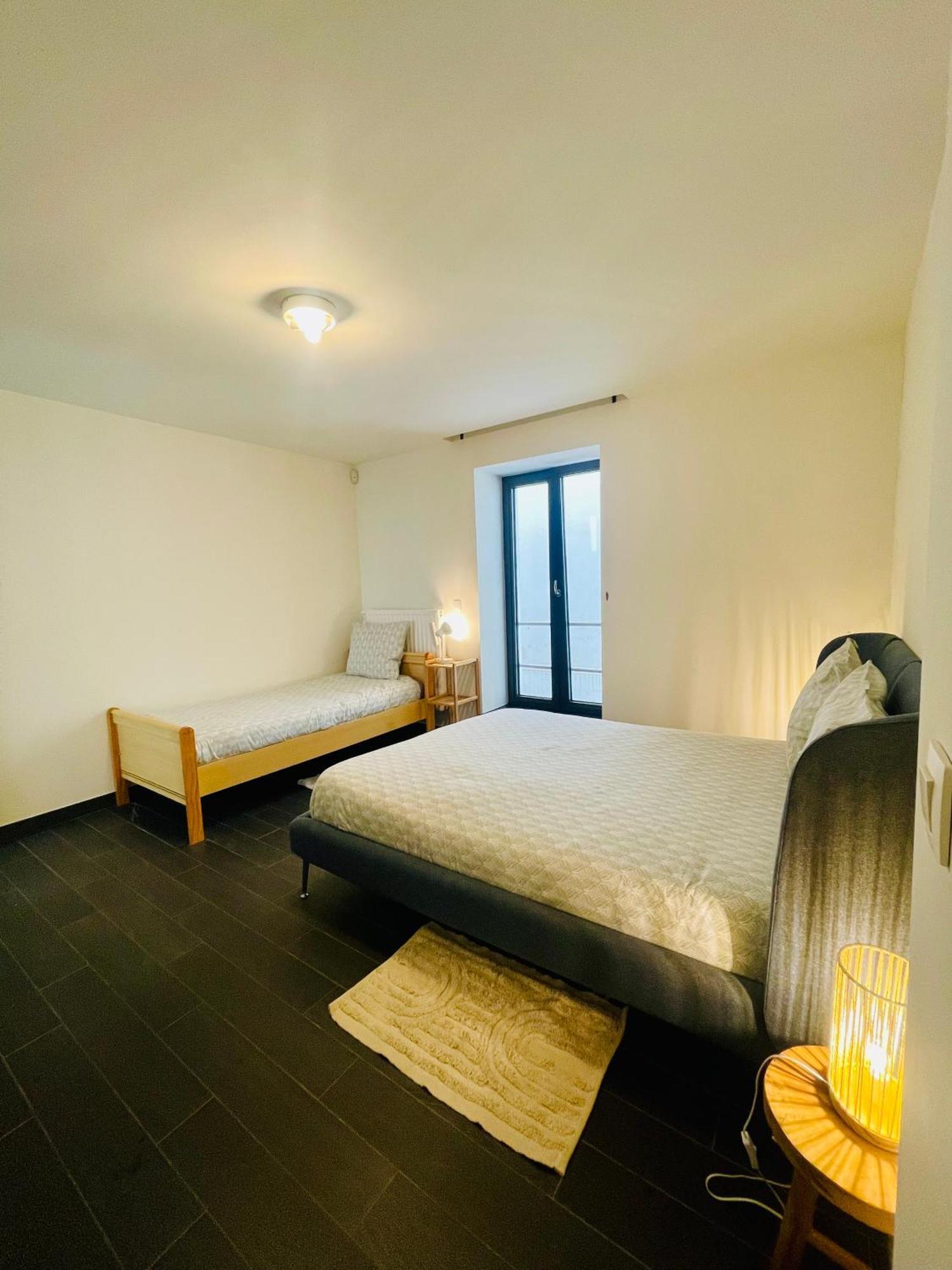 Down Town Spacious Loft Retreat With Private Parking Brüsszel Kültér fotó